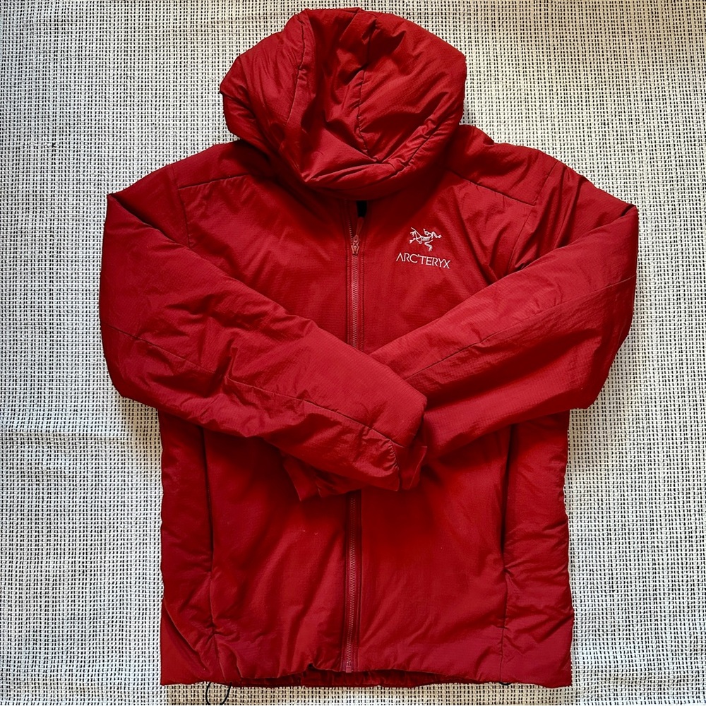 Arc’teryx Men’s Atom AR Hoody Bordeaux/Red Small Water Resistant